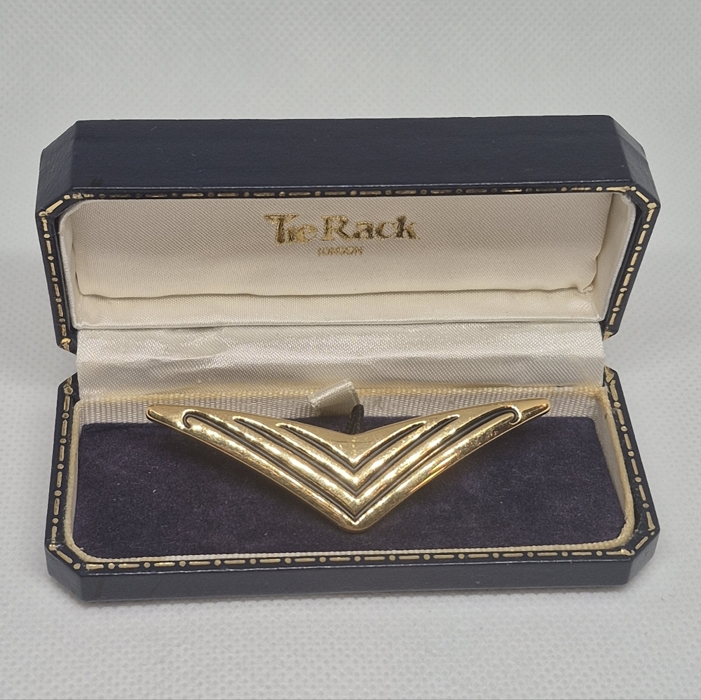 TIE RACK LONDON Vintage Gold Tone Chevron Fancy Tie Bar